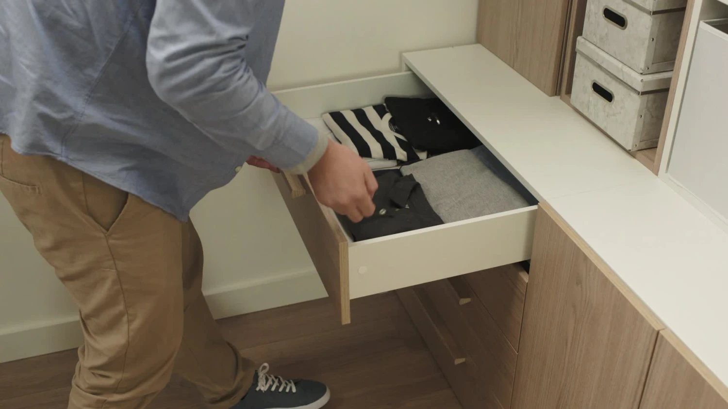 Atomia Freestanding Oak Effect 6 Drawer Tall Chest Of Drawers (H)1125mm (W)375mm (D)450mm 4 Atomia Freestanding Oak Effect 6 Drawer Tall Chest Of Drawers (H)1125mm (W)375mm (D)450mm - Image 2