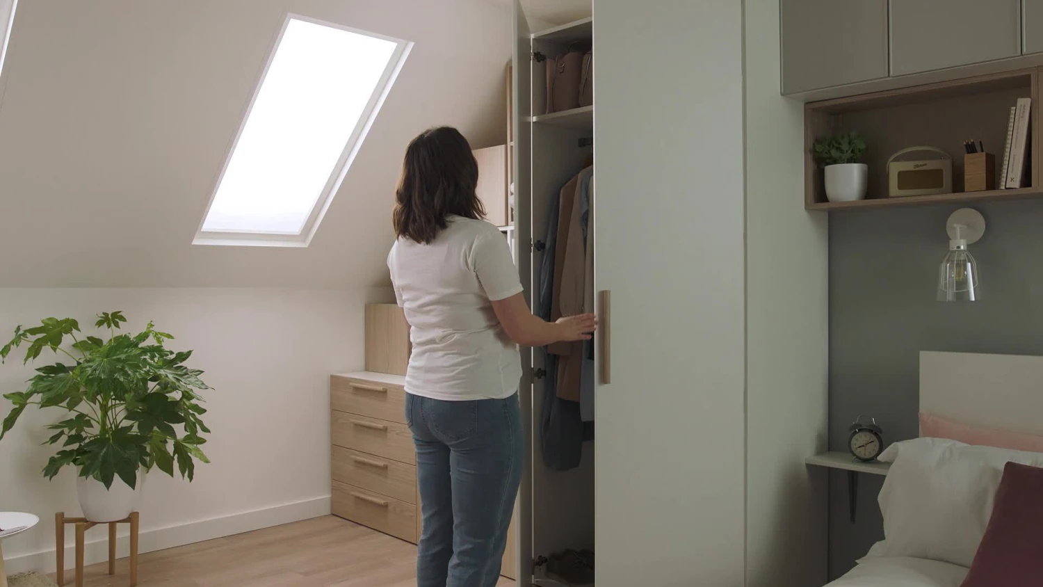 GoodHome Atomia Freestanding Matt White 2 Door Medium Wardrobe (D)580mm 4 GoodHome Atomia Freestanding Matt White 2 Door Medium Wardrobe (D)580mm - Image 2