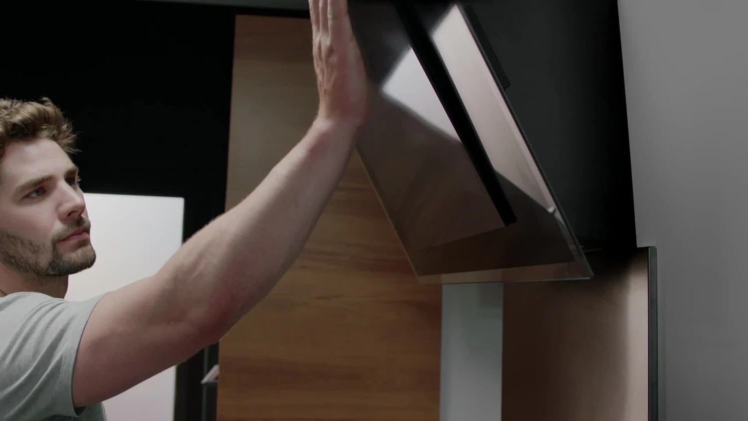 GoodHome Bamia GHAGRE90 Black Glass Angled Cooker Hood, (W)90cm 4 GoodHome Bamia GHAGRE90 Black Glass Angled Cooker Hood, (W)90cm - Image 2