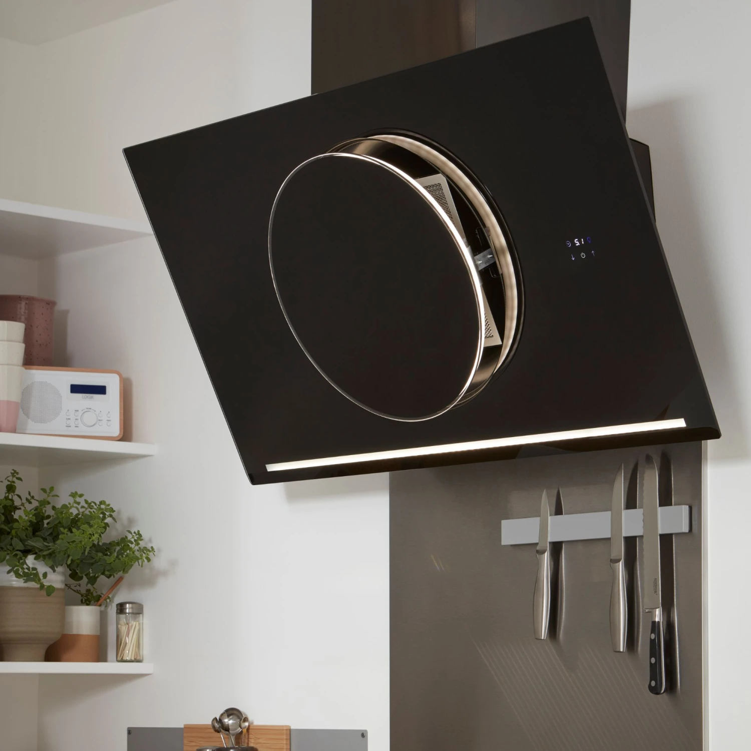 GoodHome Bamia GHAGRO90 Black Glass Round Angled Cooker Hood, (W)90cm 11 GoodHome Bamia GHAGRO90 Black Glass Round Angled Cooker Hood, (W)90cm - Image 9