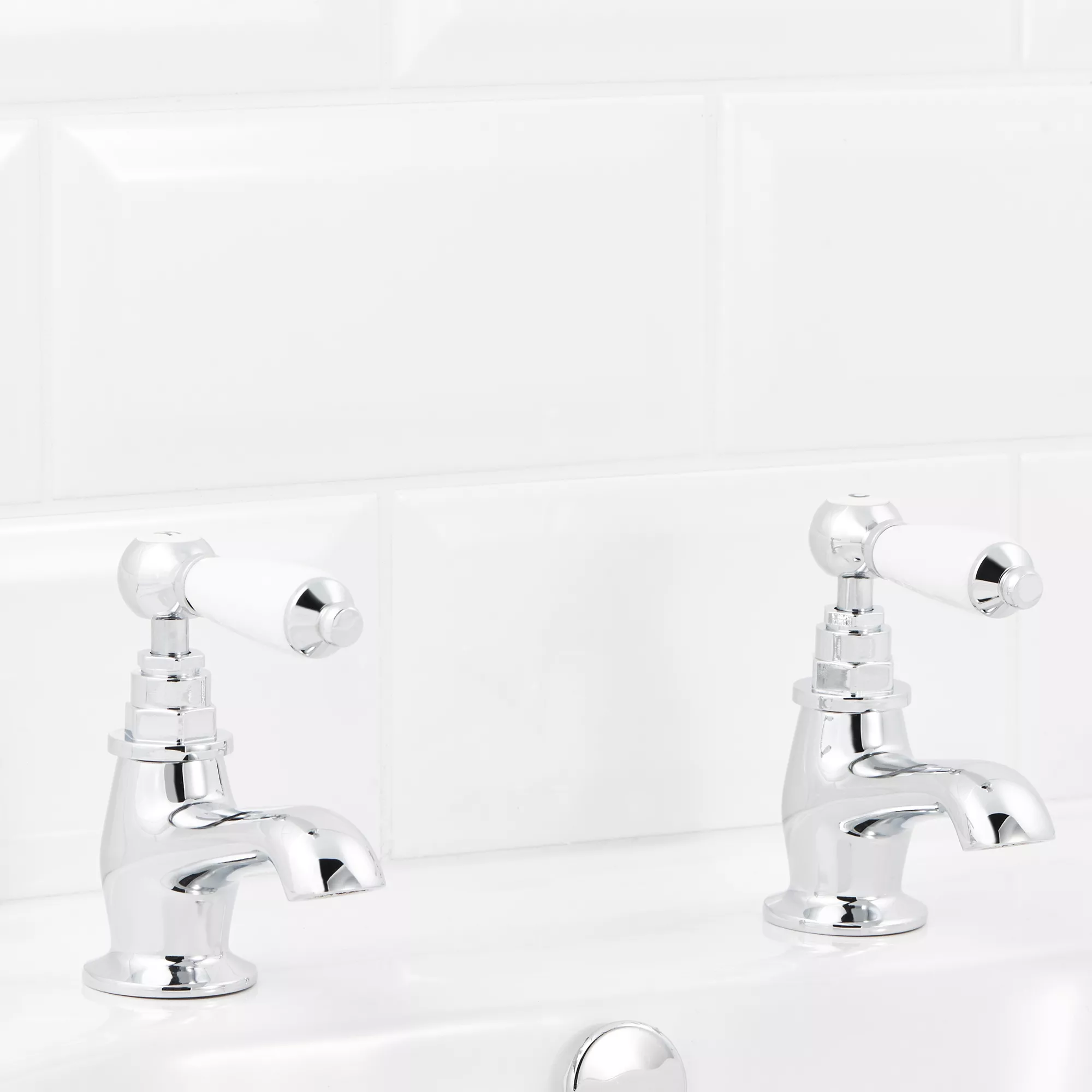 GoodHome Brean Traditional Basin Pillar Tap 5 GoodHome Brean Traditional Basin Pillar Tap - Image 3