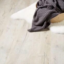 GoodHome Brisbane Grey Bleached Wood Laminate Flooring, 1.996m²