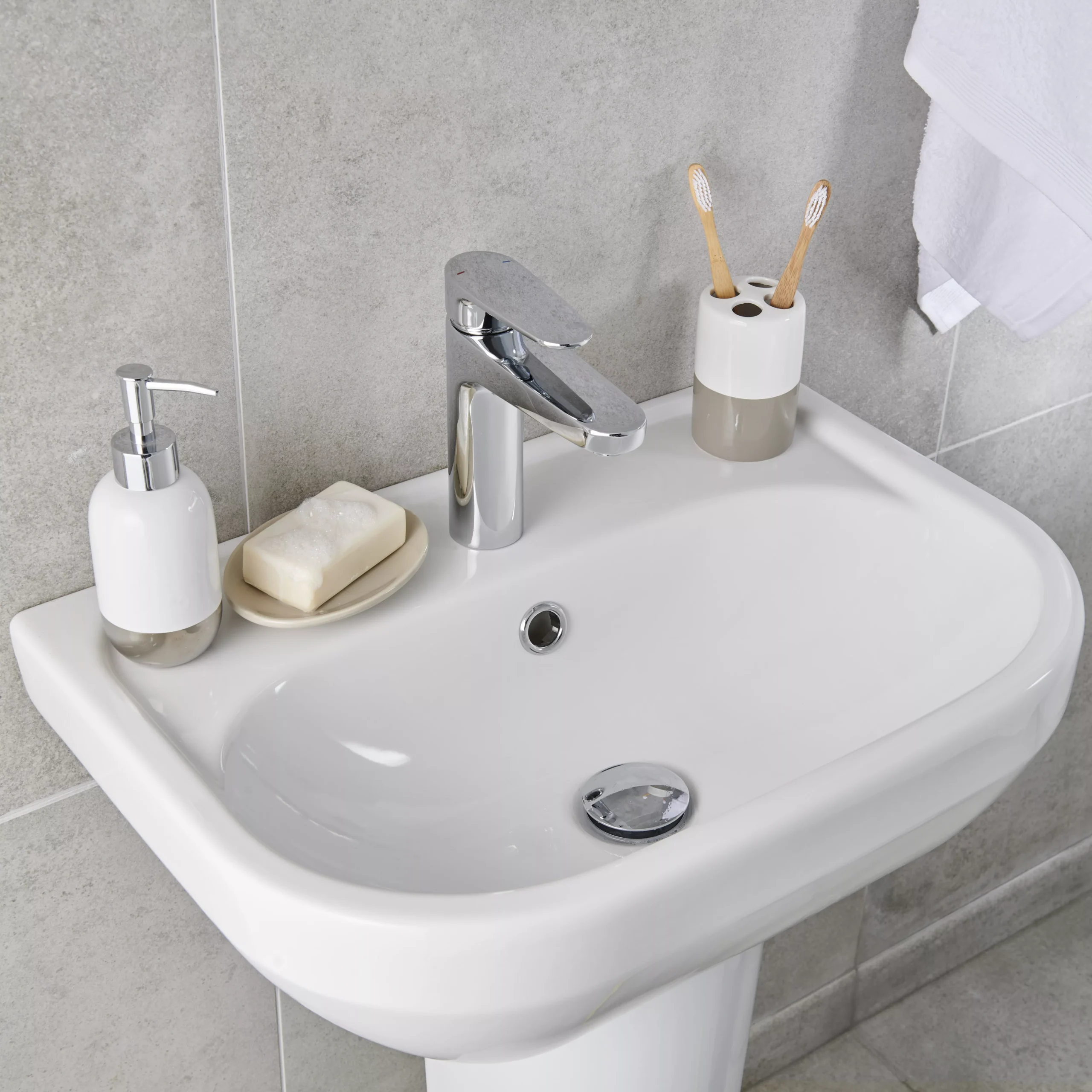 GoodHome Cavally Tall Basin Mono Mixer Tap 7 GoodHome Cavally Tall Basin Mono Mixer Tap - Image 5