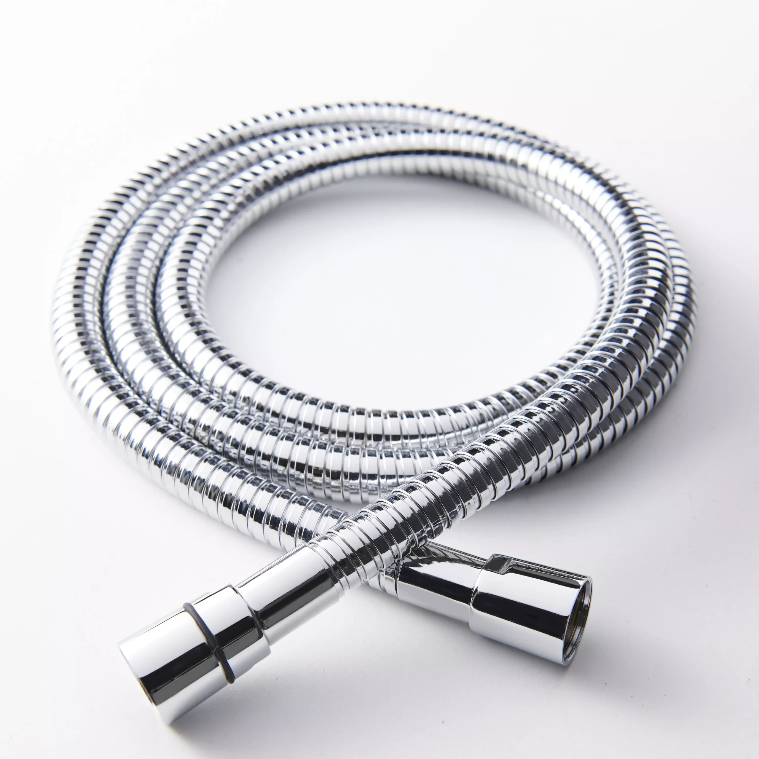 GoodHome Chrome Effect Brass & Polyvinyl Chloride (PVC) Shower Hose, (L)2m 4 GoodHome Chrome Effect Brass & Polyvinyl Chloride (PVC) Shower Hose, (L)2m - Image 2