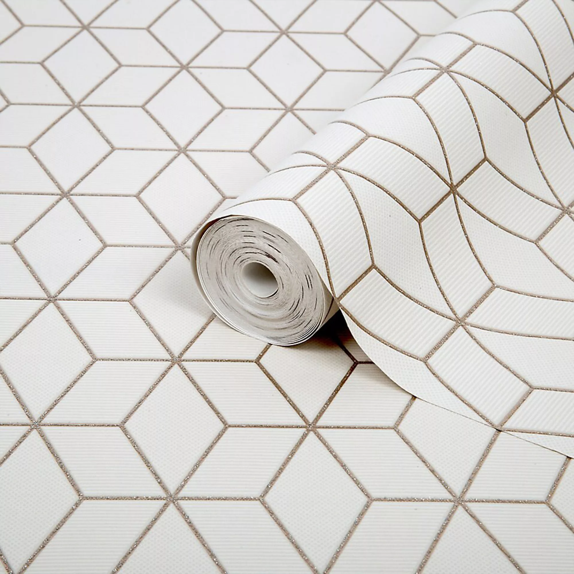 GoodHome Donnington Cream Geometric Metallic Effect Smooth Wallpaper 3 GoodHome Donnington Cream Geometric Metallic Effect Smooth Wallpaper