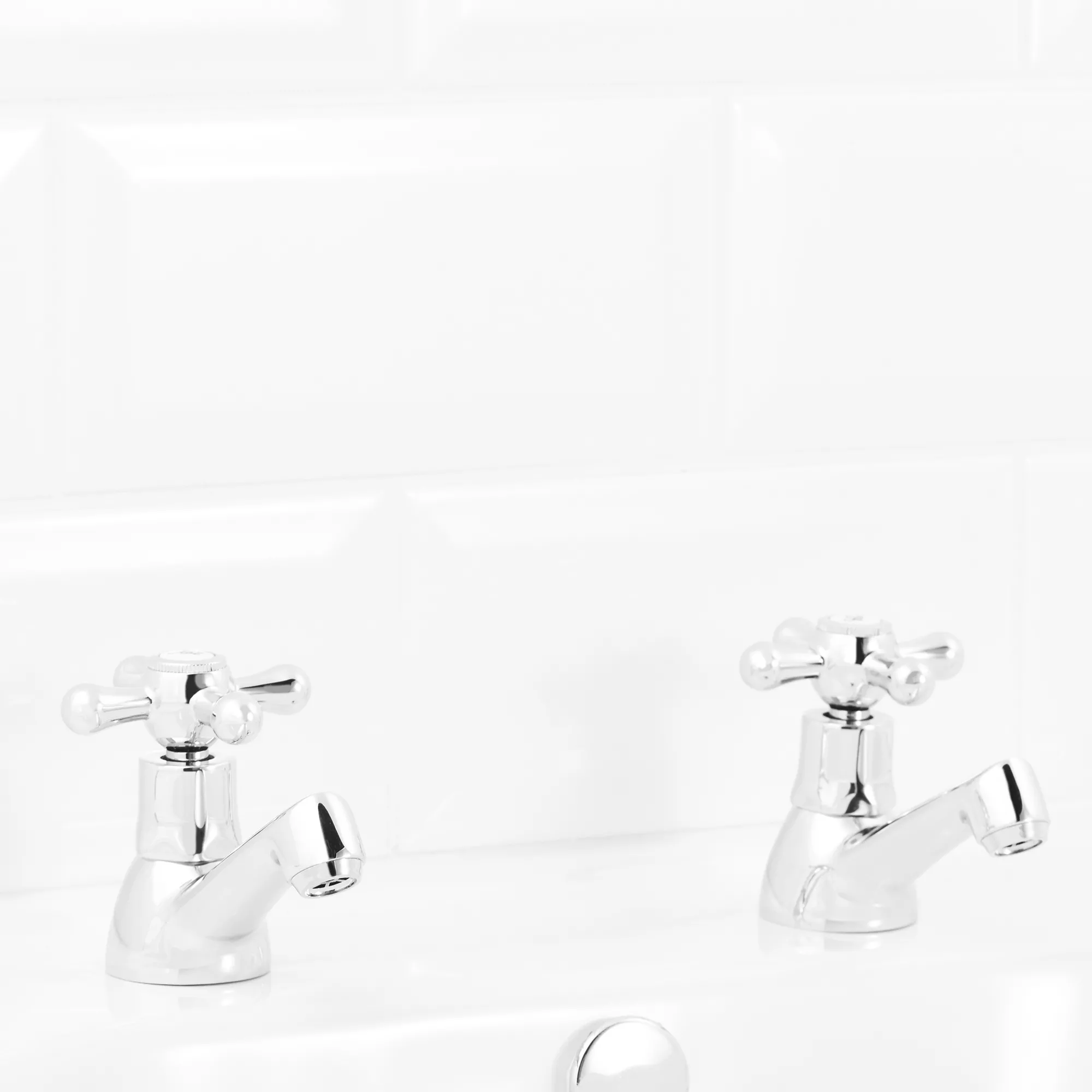 GoodHome Etel Traditional Basin Pillar Tap 5 GoodHome Etel Traditional Basin Pillar Tap - Image 3