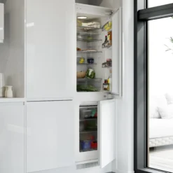 GoodHome GHBI7030FFUK 70:30 Classic Integrated Automatic Defrost Fridge Freezer - White 11 GoodHome GHBI7030FFUK 70:30 Classic Integrated Automatic Defrost Fridge Freezer - White -Trade point goodhome ghbi7030ffuk 70 30 classic integrated automatic defrost fridge freezer white5059340169538 01i
