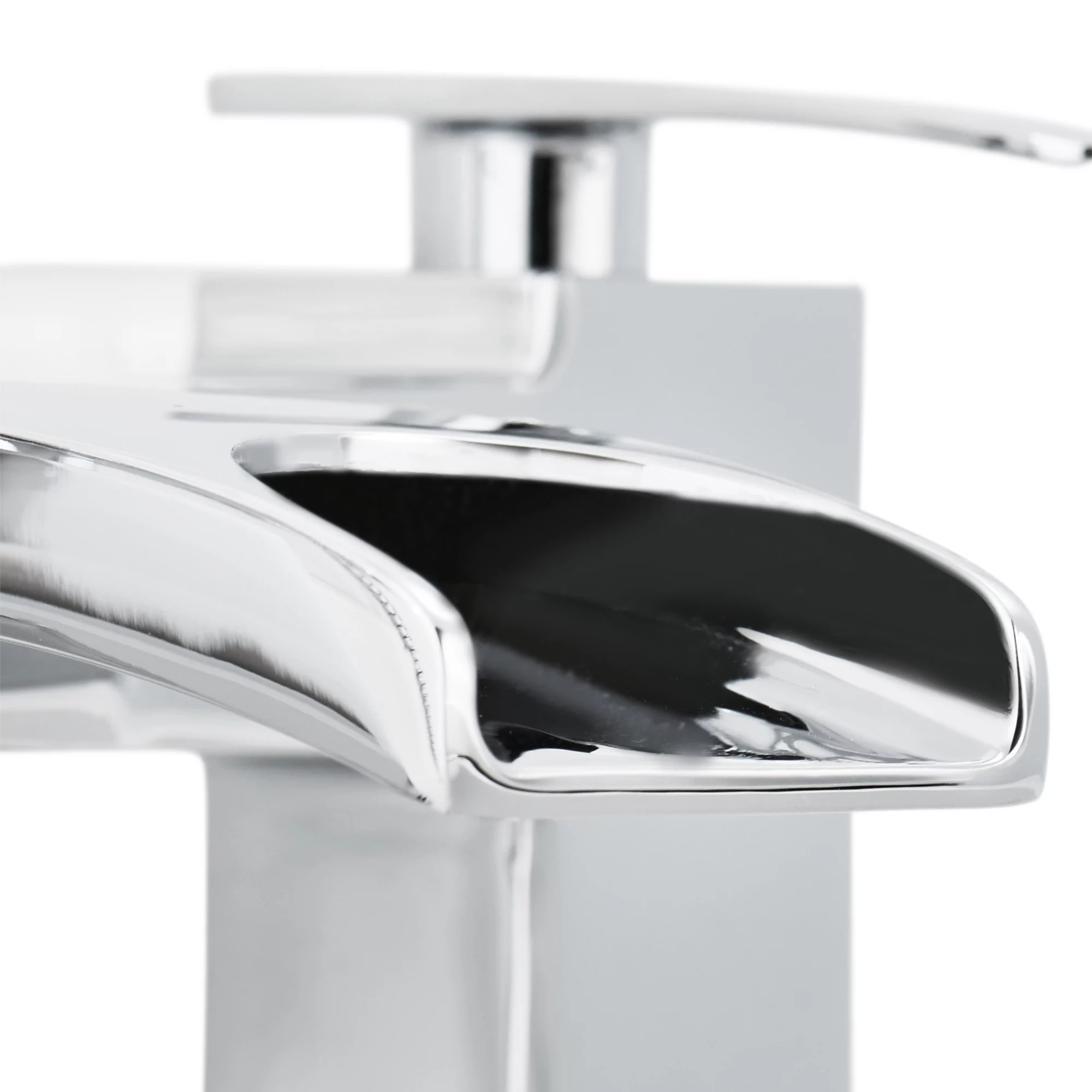 GoodHome Kellan Bath Shower Mixer Tap 4 GoodHome Kellan Bath Shower Mixer Tap - Image 2