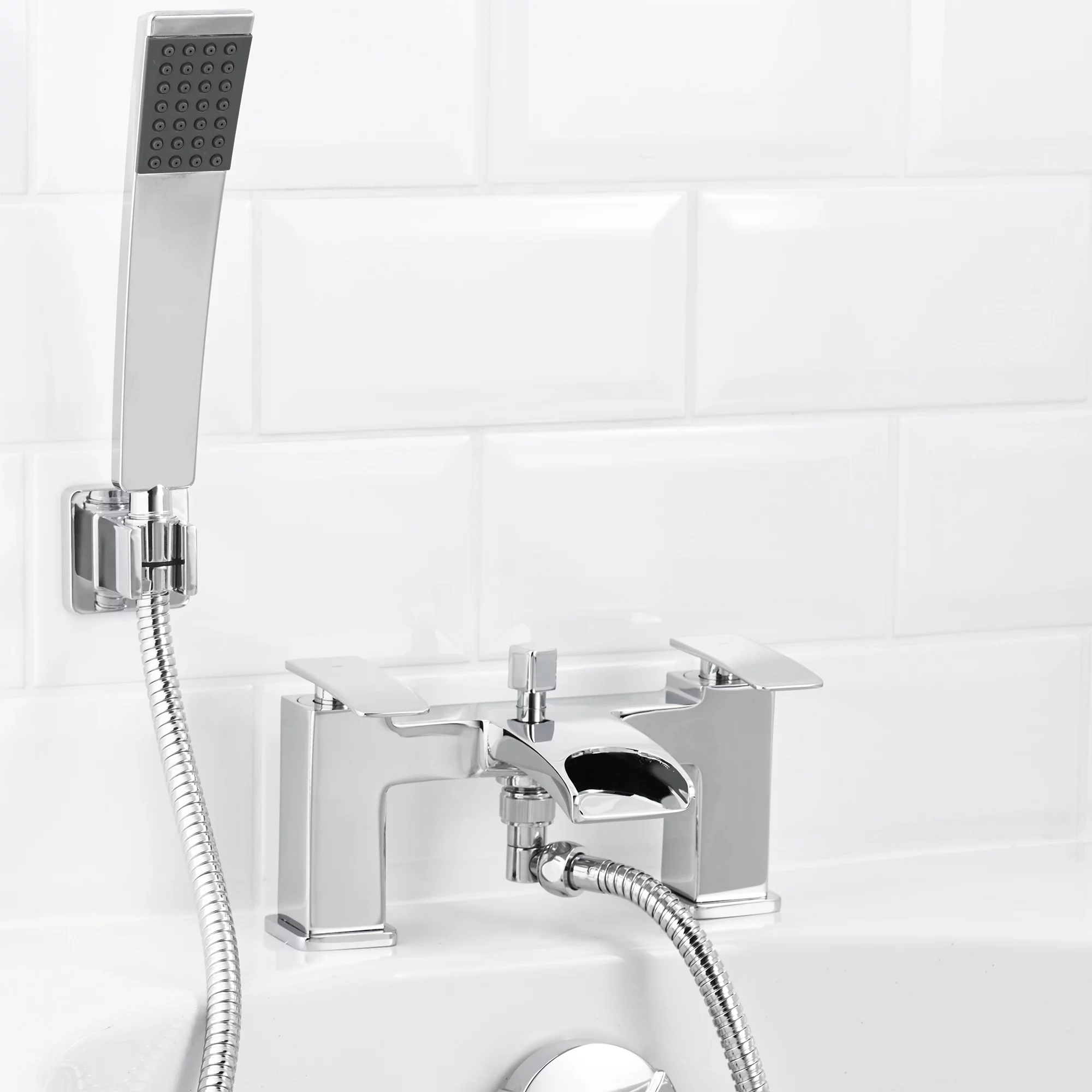 GoodHome Kellan Bath Shower Mixer Tap 5 GoodHome Kellan Bath Shower Mixer Tap - Image 3