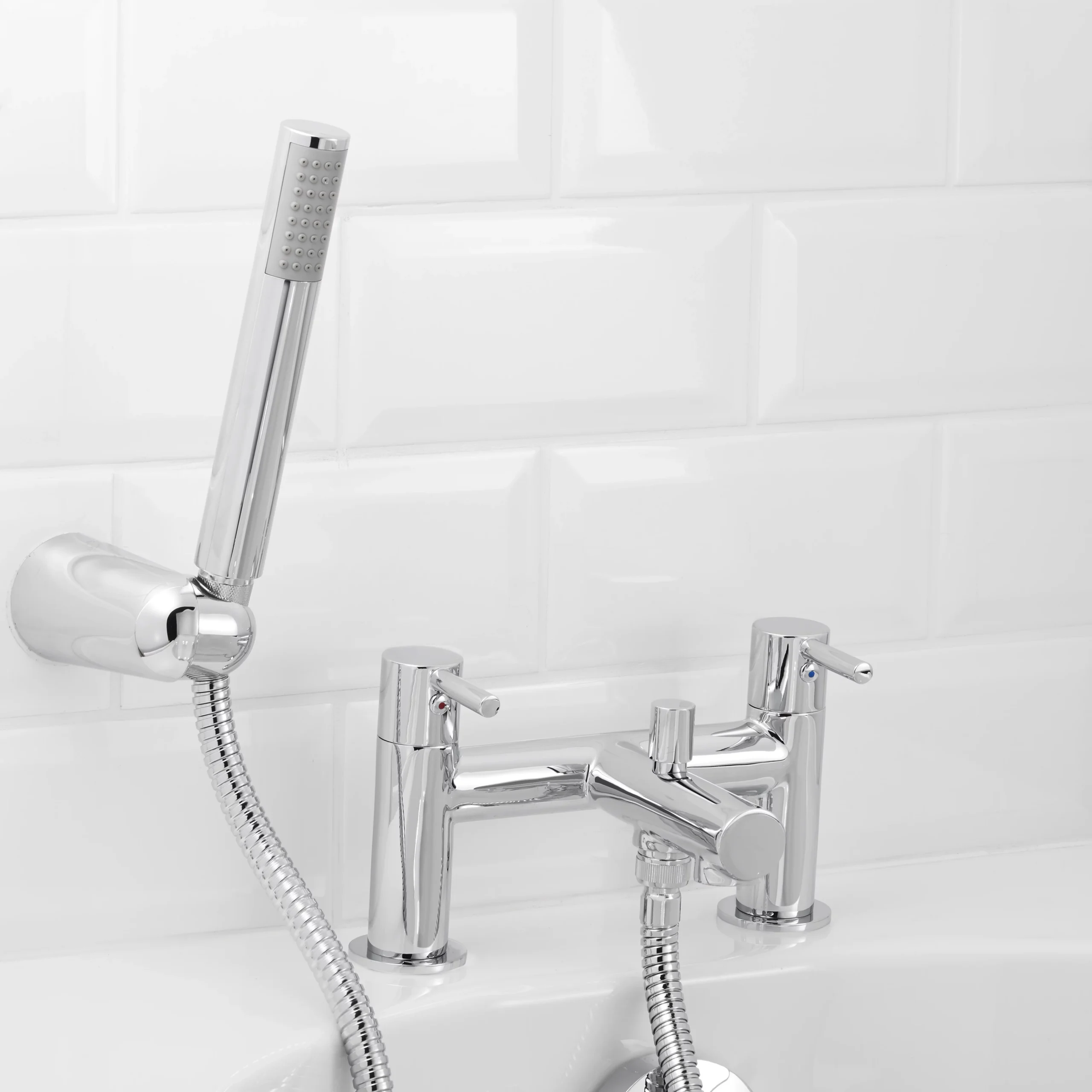 GoodHome Lazu Combi Boiler, Gravity-fed & Mains Pressure Water Systems Contemporary Bath Shower Mixer Tap 8 GoodHome Lazu Combi Boiler, Gravity-fed & Mains Pressure Water Systems Contemporary Bath Shower Mixer Tap - Image 6