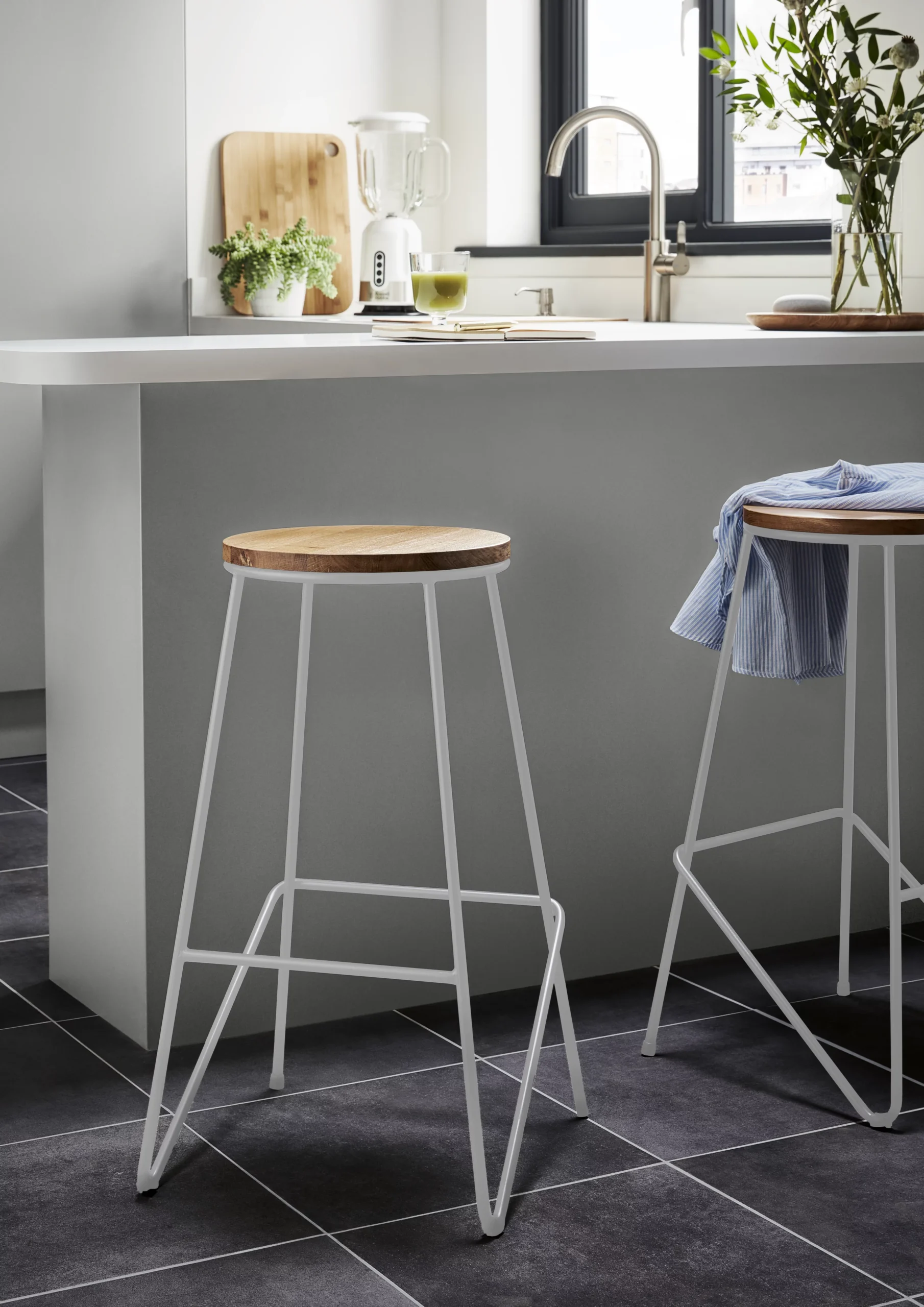 GoodHome Maloux Natural Oak Bar Stool 6 GoodHome Maloux Natural Oak Bar Stool - Image 4