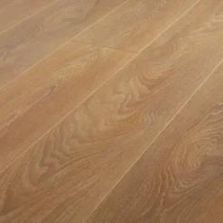 GoodHome Mossley Brown Natural Oak Effect Laminate Flooring, 1.73m² 14 GoodHome Mossley Brown Natural Oak Effect Laminate Flooring, 1.73m² -Trade point goodhome mossley brown natural oak effect laminate flooring 1 73m 3663602536901 02bq