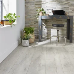 GoodHome Newlyn Grey Wood Laminate Flooring, 1.68m² -Trade point goodhome newlyn grey wood laminate flooring 1 68m 3663602536932 01i