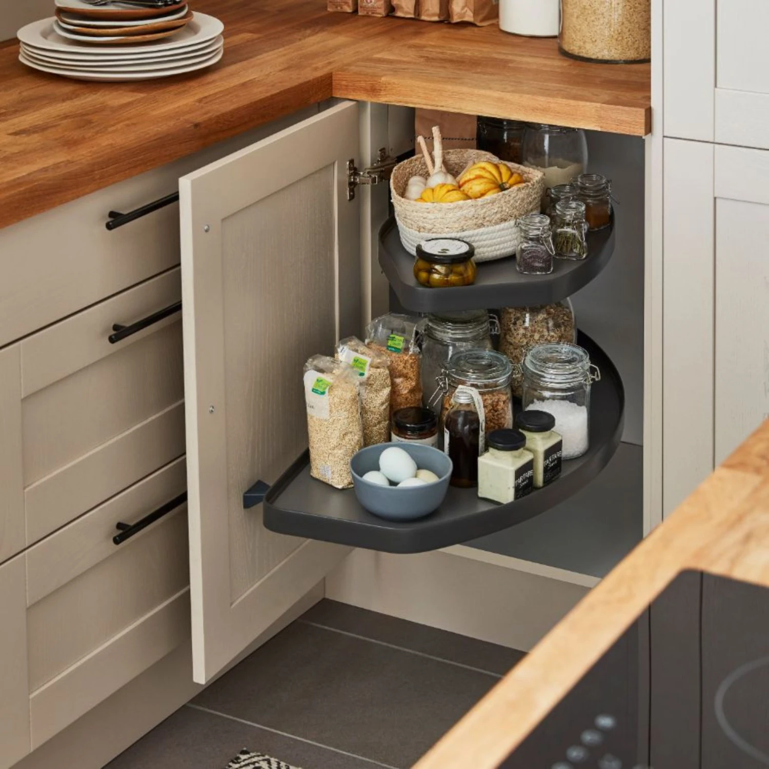 GoodHome Pebre Anthracite Soft-open Right Outward Pull Out Storage, (H)639mm (W)855mm 8 GoodHome Pebre Anthracite Soft-open Right Outward Pull Out Storage, (H)639mm (W)855mm - Image 6