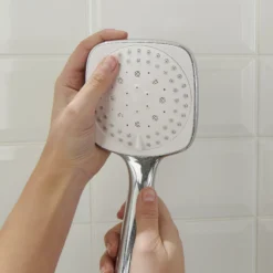 GoodHome Teesta 3-spray Pattern White Chrome Effect Shower Head -Trade point goodhome teesta 3 spray pattern white chrome effect shower head3663602299608 38i