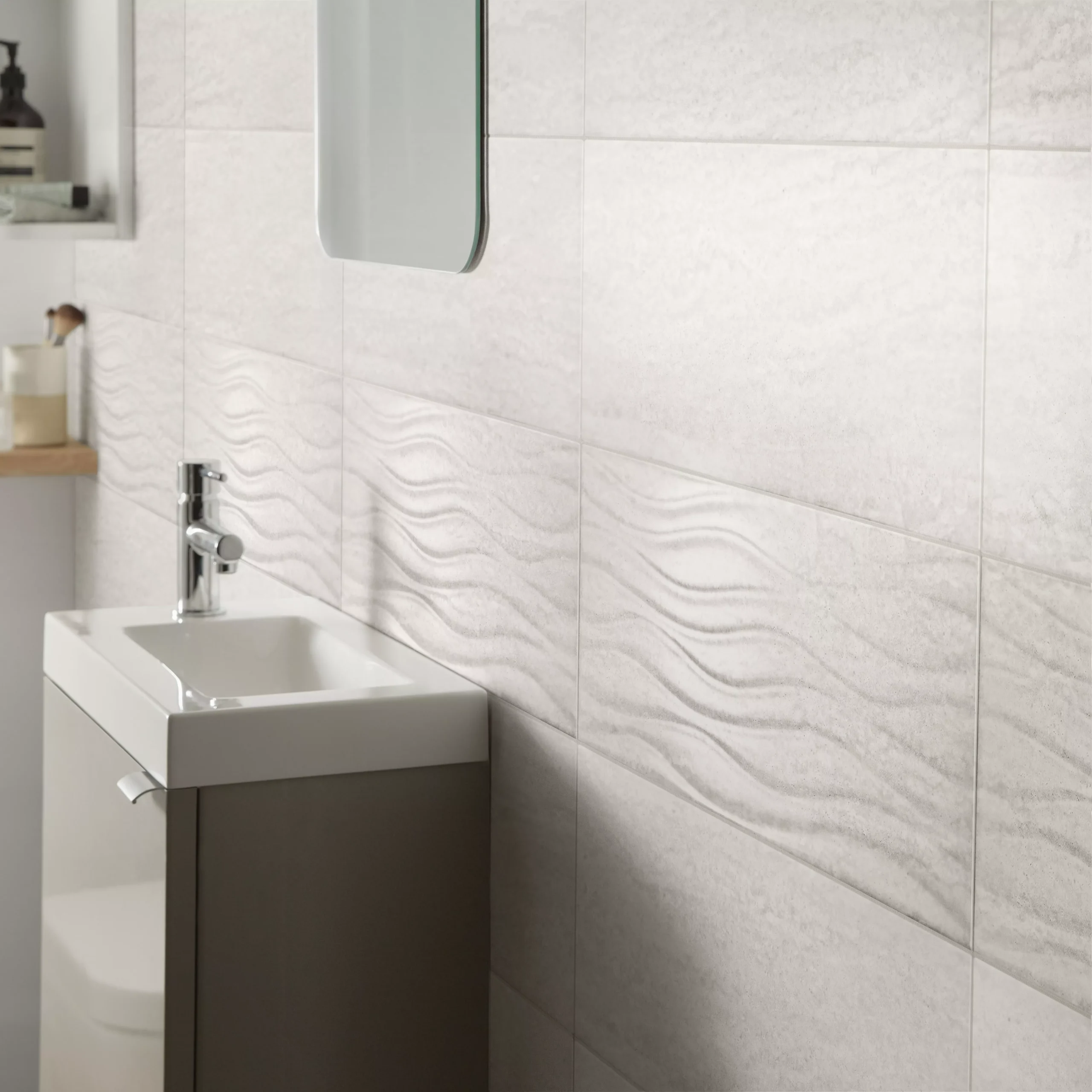 Soft Travertin Ivory Gloss 3D Decor Stone Effect Ceramic Tile, Pack Of 9, (L)600mm (W)200mm 3 Soft Travertin Ivory Gloss 3D Decor Stone Effect Ceramic Tile, Pack Of 9, (L)600mm (W)200mm